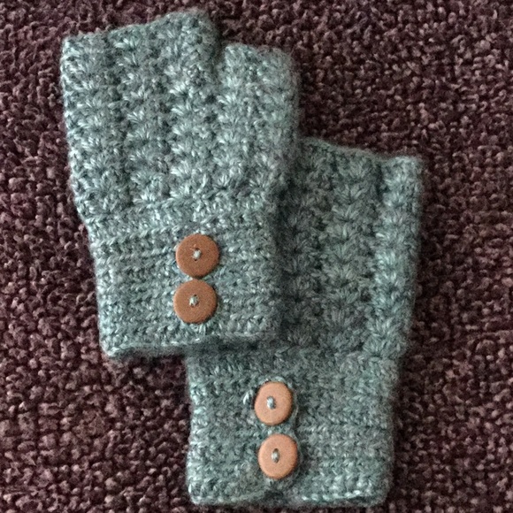 Handmade shawl - Picture 3 of 3